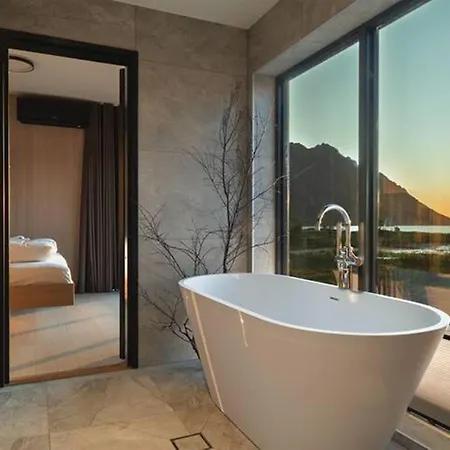 Arctic Paradise - A Hidden Gem In Apartment Moskenes
